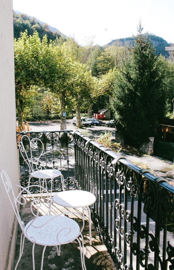 Eau Berges Hostel Val-de-Sos Exterior photo